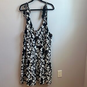 Penningtons PENN Floral Black and White Dress